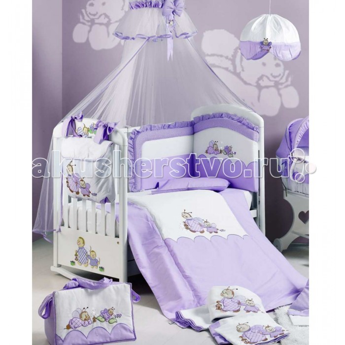 Комплект для кроватки Roman Baby Lucciole (5 предметов)Lucciole (5 предметов) Комплект для кроватки Roman Baby Lucciole (5 предметов)Lucciole (5 предметов)Очаровательные пчелки из коллекции LUCCIOLE осчастливят Вашего малыша. Особенности комплекта: - Ткань - 100% хлопок. - Наполнитель бампера: синтепон. - Все наполнители абсолютно безопасны для детей. - Белье Roman Baby LUCCIOLE подходит для кроватей 125 х 65 см . - Оригинальная вышивка. - Высокое итальянское качество. - Дополнит интерьер любой детской комнаты. В комплект входит: - одеяло (100х135 см) - пододеяльник - борт (на половину кроватки) - подушка (40х60 см.) - наволочка (40х60 см.)<br>