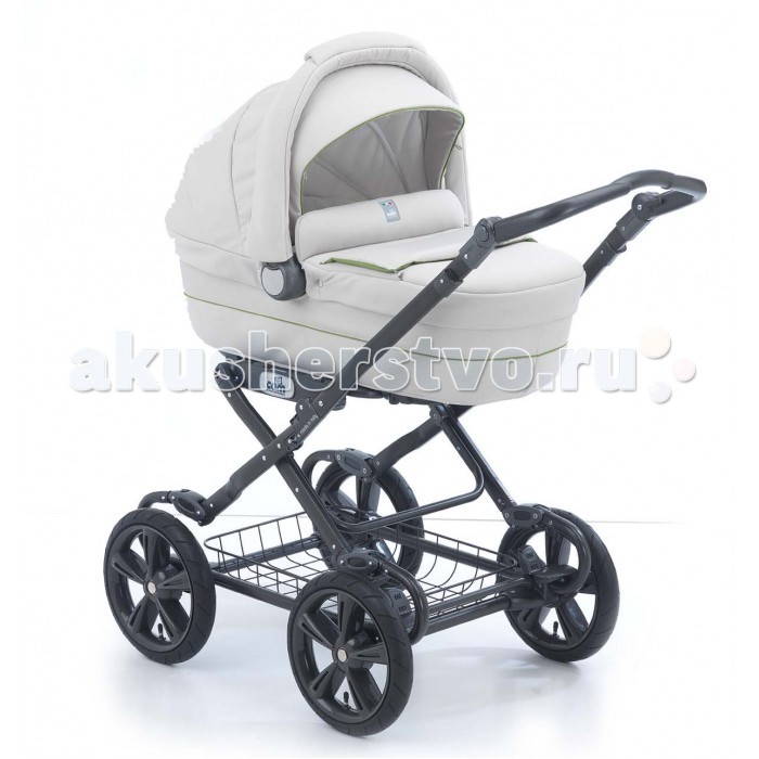 Коляска-люлька CAM Linea SportLinea Sport Коляска-люлька CAM Linea SportLinea SportОчаровательная и надежная коляска CAM Linea на шасси Sport прекрасно подойдет для детей возрастом до 9 месяцев. Коляска сделана в Италии. Характеристики: - регулируемая спинка, матрасик, дизайн люльки предусматривает вставки из искусственной кожи; - капюшон с москитной сеткой, вентилируемое основание с функцией качания, сумка с пеленальным матрасиком. - алюминиевые шасси с регулируемой ручкой, - надувные колеса, централизованный тормоз, - мягкие амортизаторы, - корзина для покупок. - обивка легко снимается и стирается при температуре 30°C. - компактное складывание. Размер и вес: Шасси / в сложенном виде: Д 61 – Ш 84 - В 36 см • Вес: кг 10,5 С люлькой: Д 61 - Ш 107 - В 122 cm • Вес: кг 15,1 Люлька / внутренние размеры: Д 80 – Ш 37,5 – В 66÷31,5 cm • Вес: кг 4,6 Особенности: - 4-х колесная, - надувные колеса, - ткань + неопрен комплектация: - шасси, - зимняя люлька, - сумка;<br>