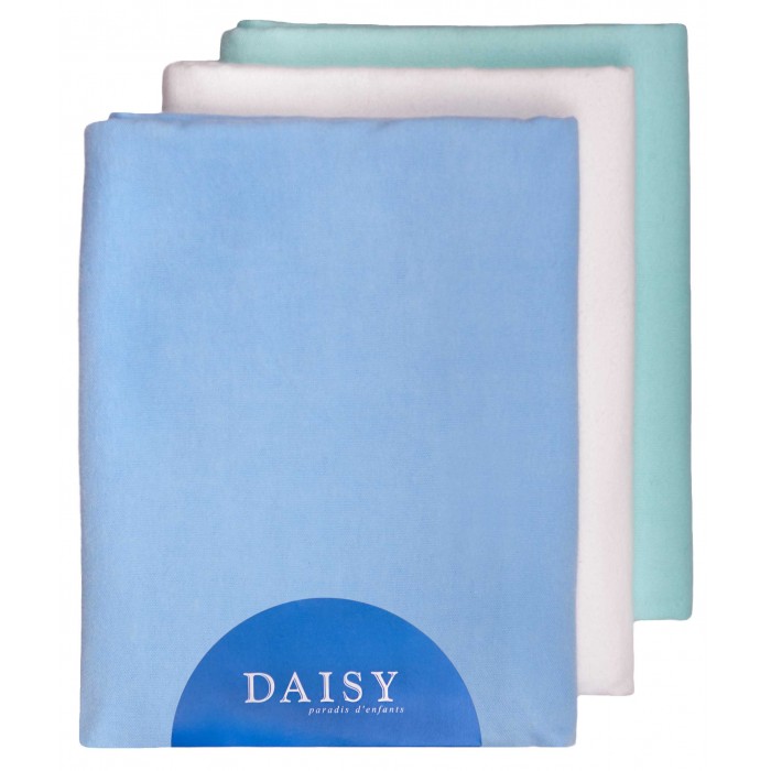 Пеленка Daisy фланель 3 шт. 90х120 смфланель 3 шт. 90х120 см Пеленка Daisy фланель 3 шт. 90х120 смфланель 3 шт. 90х120 смКрепкий сон малыша всегда в радость. Чтобы ваш ребенок чувствовал себя тепло и уютно в своей кроватке или в коляске, Daisy сшили мягкие и красивые детские пеленки из лучших тканей. Взяв такую вещь однажды в руки, вам уже не захочется иметь что-то другое. Ведь продукция Daisy – это не просто высокое качество. Это: Безопасность. Все товары сертифицированы, а шьются они из гипоаллергенных натуральных тканей. Такие материалы приятны на ощупь, они позволяют коже малыша дышать, поддерживают комфортную температуру. Приятные ощущения. Вы будете пеленать малыша в мягкую ткань, позволяющую коже дышать и поддерживающую комфортную температуру. Всегда выгодные цены. Отечественное производство. Пеленка предназначена для использования во время смены памперса, гигиенических процедур или посещения детских учреждений. Пеленки из фланели приятные на ощупь, изготавливаются из 100% хлопкового волокна. Хорошо впитывают влагу и сохраняют тепло тела малыша,не дают ему перегреваться и переохлаждаться. Их можно использовать как простынку в кроватку или коляску, а также после купания. Материал - 100% хлопок. Края пеленки закруглены и обработаны оверлоком с 4-х сторон. Размер 90х120 см.<br>