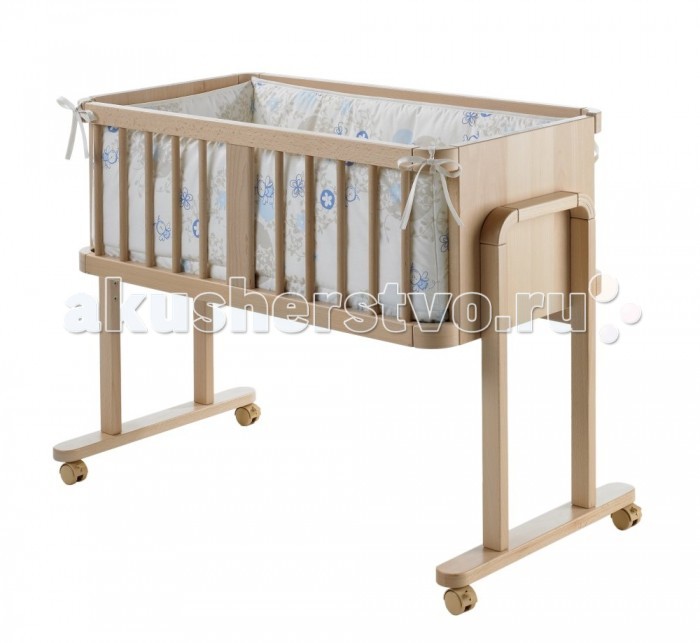 Колыбель Geuther AladinAladin Колыбель Geuther AladinAladinКроватка-колыбель Geuther Aladin оригинальный дизайн в сочетании с прочностью и надежностью обеспечивает детской кровати данной коллекции абсолютное признание ценителей комфорта и практичности. Съемный бортик позволяет использовать Aladin как традиционную кроватку, либо как колыбель, которую можно приставить к родительской кровати, чтобы малыш был под присмотром в ночные часы. Подойдет под любую взрослую кровать, так как уровень дна регулируется по высоте от 30 до 45 см. Ножки оснащены колесиками, потому спящий малыш всегда будет рядом, пока вы занимаетесь домашними делами Кому нравится спать в одиночестве? Вашему малышу доставляет удовольствие знать, что Вы рядом. И Вам тоже понравится спать в своей кровати и, несмотря на это, всегда быть рядом с Вашим малышом: чтобы покормить его, присмотреть за ним и просто погладить его. Регулируется в пределах 30-45 см. Характеристики:Размеры: 45 x 90 см<br>