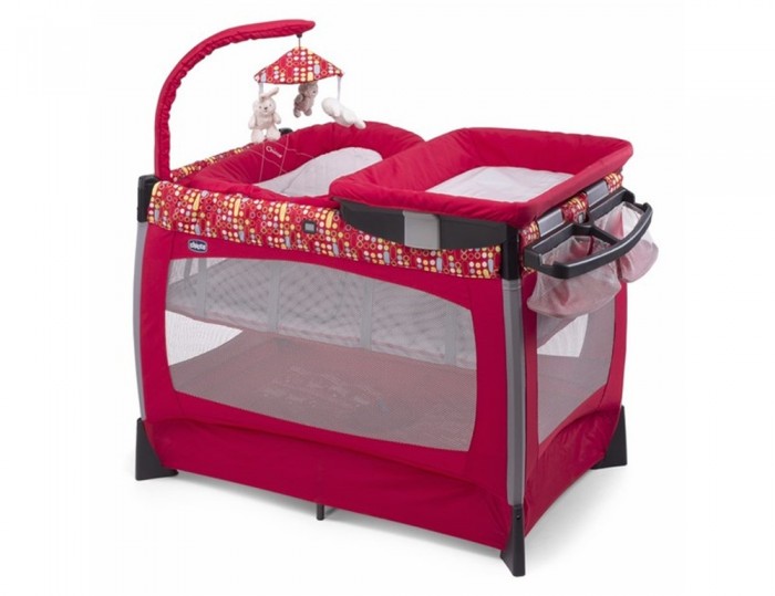 Манеж Chicco Lullaby RaceLullaby Race Манеж Chicco Lullaby RaceLullaby RaceКровать-манеж Chicco Lullaby Race Особенности: В комплект входит ряд аксессуаров для сна, игры, пеленания и отдыха. Возрастная группа: от рождения до 36 месяцев. Легкая удобная система складывания Жесткое днище Двойная система защиты, предотвращающая случайное складывание Сетчатые стенки манежа для свободной циркуляции воздуха Съемный матрасик с карманами для фанерных досок Навесная колыбель от 0 до 6 месяцев (весом до 8 кг.) Рама с 3 съемными мягкими игрушками Электронная система для убаюкивания малыша на ДУ Компактная сумка для хранения и перевозки кроватки Размеры: 106 х 83 х 71 (h) см в разложенном виде Вес: 17 кг<br>