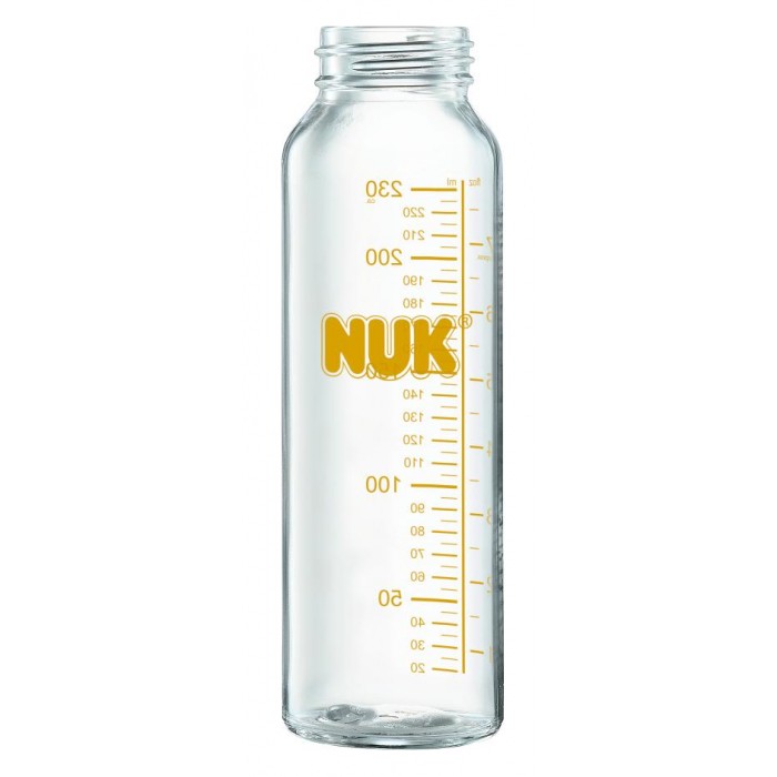 Бутылочка Nuk Klinik 230 млKlinik 230 мл Бутылочка Nuk Klinik 230 млKlinik 230 млБутылочка Nuk Klinik 230 мл - это долговечное и прочное изделие, которое подходит для кормления младенцев с первых дней жизни. Особенности: Бутылочка очень легко моется, стекло выдерживает перепады температур. Со временем изделие не накапливает мутный налет, не тускнеет. На бутылке имеются отлично просматриваемые деления с малым интервалом. Это позволит отмерить ровно то количество молока или смеси, которое необходимо скормить малышу по показаниям врача. Компания NUK поддерживает грудное вскармливание детей раннего возраста. Эта бутылочка идеальна для кормления новорожденного малыша, в том случае, если естественное грудное вскармливание невозможно по каким-либо медицинским причинам. Поэтому она подходит в том числе и для кормления детей с расщелиной неба (волчьей пастью), с расщелиной губы (заячьей губой). В комплекте бутылочка без соски. Широкое устойчивое основание. Выполнена из прочного стекла. Легко мыть. Рекомендации: при хранении накрывайте соску, храните отдельно от остальной посуды. Перед первым применением необходимо простерилизовать бутылочку (достаточно 5 минут подержать в кипящей воде. Для регулярной стерилизации применяйте специальные стерилизаторы.<br>