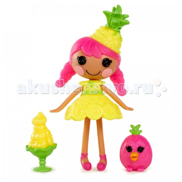 Lalaloopsy Кукла Mini ТропиканкаКукла Mini Тропиканка Lalaloopsy Кукла Mini ТропиканкаКукла Mini ТропиканкаЭта куколка не представляет своей жизни без путешествий, а теплые тропики - ее стихия. Там она чувствует себя словно рыба в воде, принимая участие во всевозможных карнавалах и танцуя зажигательные танцы. Ее питомец - фантастическая розовая птичка в виде ананаса, соответствует вкусам этой куклы. Тропиканка очень общительна и любит знакомиться с новыми людьми, заражая их своим весельем и хорошим настроением. Девочка, которая будет играть с этой игрушкой, сможет придумать огромное количество игровых сюжетов с ее участием. Ручки, ножки и голова куклы подвижны, а наличие питомца и аксессуара значительно расширяют игровой диапазон. Комплект: кукла, питомец, аксессуар.<br>