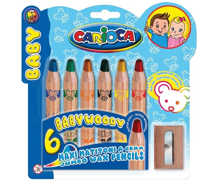 Carioca Набор восковых карандашей BABY JUMBO в деревянном корпусе 6 цветов + точилкаНабор восковых карандашей BABY JUMBO в деревянном корпусе 6 цветов + точилка Carioca Набор восковых карандашей BABY JUMBO в деревянном корпусе 6 цветов + точилкаНабор восковых карандашей BABY JUMBO в деревянном корпусе 6 цветов + точилкаНабор восковых карандашей BABY JUMBO в деревянном корпусе 6 цветов + точилка предназначены для самых юных художников. Такие карандаши удобны для маленькой ручки. Они мягкие и яркие. А значит малыш останется доволен своим творчеством. Для удобства в наборе уже есть точилка, подходящая для таких карандашей.<br>