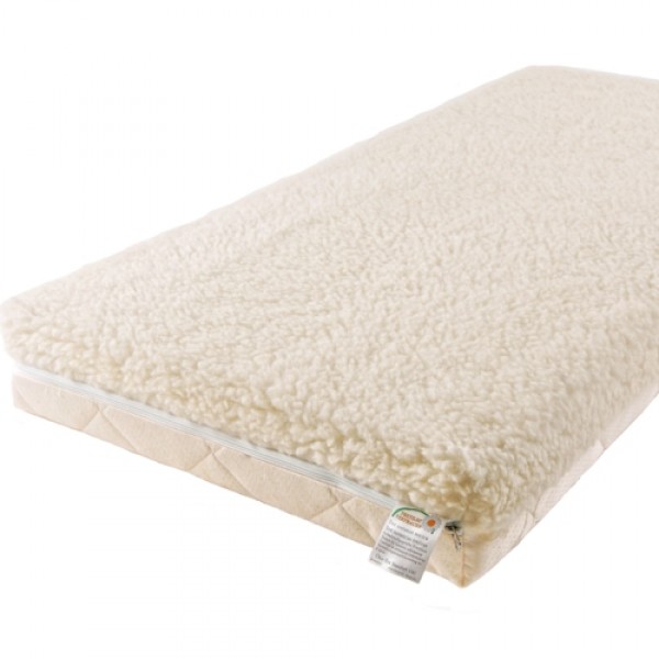Матрас Babysleep класса Люкс BioForm Cotton 125x65класса Люкс BioForm Cotton 125x65 Матрас Babysleep класса Люкс BioForm Cotton 125x65класса Люкс BioForm Cotton 125x65Детский матрас класса Люкс BioForm Cotton 125x65 Жесткая сторона состоит из 100% натурального материала – кокосового волокна (кокосовая плита от Enkev, Голландия) с латексной пропиткой - это увеличивает долговечность и придает детскому матрасу пружинящие свойства; отличается гигиеничностью, антиаллергенностью и естественной вентиляцией. - Сторона средней жесткости – это блок Naturalform (производство GommaGomma, Италия) – обладает особой пористой внутренней структурой, благодаря чему прекрасно пропускает воздух. Уникальные чехлы: внутренний и внешний: Внутренний чехол (100% натуральный хлопок) надежно фиксирует компоненты детского матраса BabySleep «BioForm Bamboo», увеличивает срок его службы и позволяет комфортно использовать внешний чехол, без риска деформации матраса; Внешний чехол с 3-сторонней молнией и удобными сторонами зима – лето: ЛЕТО - «Lino» высококачественная ткань итальянской фабрики «Stellini». Лен наиболее древний текстиль растительного происхождения, за его уникальные свойства лен называют золотом текстиля, так как в процессе использования не желтеет и не стареет. Волокно льна имеет прекрасные потребительские свойства: в 3 раза прочнее хлопка, устойчив к воздействию солнечного света, хорошо впитывает влагу и быстро ее отдает (высыхает). Лен - это чистота, нежность, надежность, комфорт и престиж. ЗИМА - 100 % открытая тонкорунная шерсть мериноса, производства итальянской фабрики «Cafissi» Италия, с противомикробной и противоклещевой пропиткой (снижает риск возникновения аллергии). Шерсть мериноса (за счет высокого содержания ланолина – животного воска) является природным антисептиком, укрепляет иммунную систему, способствует лучшей релаксации, снимает стресс. Малышу обеспечивается сухой и расслабляющий микроклимат в детской кроватке, поскольку шерсть отличается высокой гигроскопичностью и способна поглощать до 33-х% влаги от своего объема. Размеры: 125х65х12см.<br>