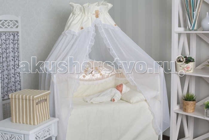 Комплект в кроватку GulSara 40 (7 предметов)40 (7 предметов) Комплект в кроватку GulSara 40 (7 предметов)40 (7 предметов)Комплект постельного белья 40 (7 предметов) включает все необходимые элементы для детской кроватки. Кроватка Вашего малыша будет неотразимой и очень уютной. Ведь в комплект входит все необходимое для крепкого и безопасного сна малыша. Комплект сшит из 100% натуральных материалов с соблюдением высоких стандартов качества. Ткань из 100% хлопка не только мягкая и шелковистая, но так же не электризуется, долговечная и легко стирается. Характеристики: Материал: бязь, вуаль. Отделка: ткань-атлас, вышивка Стрекоза. Наполнитель: синтепон (борта, подушка, одеяло). Комплектность: комплект раздельных бортов 360х40х55 см подушка 40х60 см одеяло 110х140 см пододеяльник 110x140 см простынь 100x140 см наволочка 40x60 см балдахин 160х400 см<br>