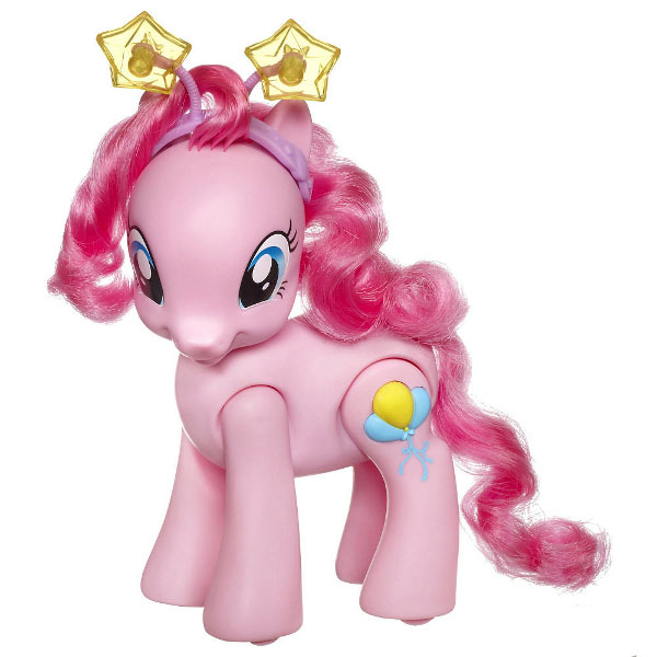Интерактивная игрушка My Little Pony Hasbro Озорная Пинки ПайHasbro Озорная Пинки Пай Интерактивная игрушка My Little Pony Hasbro Озорная Пинки ПайHasbro Озорная Пинки ПайИнтерактивная игрушка веселой и озорной Пинки Пай из популярного мультсериала My Little Pony станет лучшим другом вашему малышу! Пони умеет ходить, говорить и петь и не может дождаться начала веселых игр со своей новой подружкой! В наборе озорная Пинки Пай, ободок на голову пони. Игра стимулирует развитие у ребенка воображения. В комплекте: озорная Пинки Пай; ободок на голову пони. Возраст: от 3 лет Подходит: для девочек Материал: пластик Высота пони: 22 см Размер упаковки: 28х26х8 см Вес: 500 гр Питание: 2 батарейки АА (в комплекте).<br>