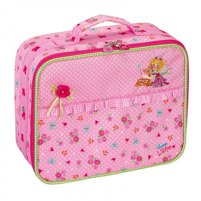 Spiegelburg Чемоданчик Prinzessin Lillifee 30344Чемоданчик Prinzessin Lillifee 30344 Spiegelburg Чемоданчик Prinzessin Lillifee 30344Чемоданчик Prinzessin Lillifee 30344Чемоданчик Prinzessin Lillifee отличный аксессуар для любой девочки! Он имеет одну удобную ручку, большое главное отделение надежно закрывающееся на двухполосную молнию. Сумка выполнена в нежно-розовых тонах и вышивкой и рюшами. Основной отсек на молнии. Основные характеристики: Размер: 32 х 24 х 12 см<br>