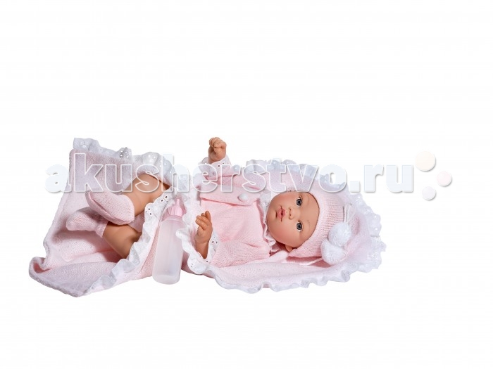 ASI Кукла Коки 36 см 403520Кукла Коки 36 см 403520 ASI Кукла Коки 36 см 403520Кукла Коки 36 см 403520ASI Кукла Коки 36 см 403520 - имеет одну очень интересную особенность, которой нет среди многих куколок испанского дома ASI. Эта особенность - наличие у неё озвучки, как у настоящего малыша. Тело - мягконабивное, ручки, ножки и голова выполнены из высококачественного винила, с детально проработкой складочек, пальчиков, ноготков, без волос.Малышка одета в нежный костюмчик розового цвета. На головке красуется миленькая шапочка с 2-мя озорными бумбончиками. Пупсик упакован в красочную именную коробку испанского кукольного дома ASI.Каждая куколка ASI выпускается ограниченным тиражом и расписывается вручную. Главный дизайнер Кукольного Дома Анжела Симон дважды в год обновляет коллекцию, предлагая новые образы и аутфиты. Особенности: кукла ASI сделана очень качественно. Без запаха. Используется безопасный твердый винил. Видна прорисовка мельчайших подробностей тела, рук и ног.<br>