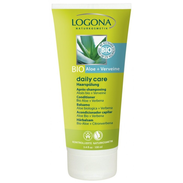 Logona Daily Care Кондиционер для волос с Био-Алоэ и Вербеной 100 млDaily Care Кондиционер для волос с Био-Алоэ и Вербеной 100 мл Logona Daily Care Кондиционер для волос с Био-Алоэ и Вербеной 100 млDaily Care Кондиционер для волос с Био-Алоэ и Вербеной 100 млLogona Daily Care Кондиционер для волос с Био-Алоэ и Вербеной 100 мл. Кондиционер – питание и уход за нормальными волосами! Сок листьев алоэ интенсивно увлажняет волосы, снимает раздражение кожи головы, делает волосы мягкими на ощупь. Вербена лекарственная оказывает заживляющее действие на кожу головы и снимает зуд. Обладает противовоспалительными и антисептическими свойствами. Масло оливы европейской содержит уникальный витаминный комплекс, включающий витамины А, D и Е для питания волос. Масло семян брокколи - ценный природный источник блеска и шелковистой мягкости волос. Его защитное действие, сравнимое с восстанавливающими средствами на основе силикона, делает волосы мягкими и шелковистыми на ощупь, придает им блеск и сияние, нисколько не утяжеляя и не травмируя их. Благодаря разглаживающему эффекту, масло семян брокколи идеально подходит для укрощения непослушных локонов и завитков. Масло манго - обеспечивает питание волос, восстанавливает гидролипидный слой волосяного ствола, устраняя ломкость и способствуя появлению их естественного здорового блеска. Экстракт березовых листьев укрепляет волосы по всей длине. Кондиционер облегчает расчесывание и укладку волос, придает желанный объем и блеск. Забота природы – здоровые волосы! Сертифицировано международными эко-организациями BDIH, NaTrue, Vegan, Ecocontrol. Не содержит:парабенов; нефте-продуктов; ЭДТА; SLS Лаурилсульфат натрия; синтетических красителей; ароматизаторов. Способ применения: порцию средства, размером с грецкий орех распределить массирующими движениями на предварительно вымытые, подсушенные полотенцем волосы, оставить на некоторое время, затем тщательно смыть. Подходит для ежедневного ухода. Состав: вода, спирт*, сок алоэ*, глицерил цитрат/лактат/линолеат/олеат, цетеариловый спирт, глицерин, инулин, сорбитан стеарат, масло брокколи*, глицерил олеат пирролидон карбоновой кислоты, оливковое масло*, масло манго, масло жожоба*, миндальное масло*, экстракт березы*, натрия цетеарилсульфат, сахарозы кокоат, эфирные масла, вербена*, этил кокоил аргинат пирролидон карбоновой кислоты, натрия гиалуронат, натрия лактат, кокоил глутамат динатрия, кокоил глутамат натрия, молочная кислота, витамин Е (токоферол), лимонен, линалоол, цитраль, гераниол, цитронеллол. *из органического сырья.<br>