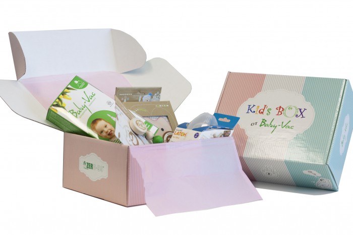 Kid’s Box Набор для девочки 0-3 летНабор для девочки 0-3 лет Kid’s Box Набор для девочки 0-3 летНабор для девочки 0-3 летНабор для девочки 0-3 лет Kids Box «Kid’s Box» это целая коробка необходимых и инновационных товаров для малыша, собранная экспертами рынка детских товаров. Как часто Вы сталкивались с проблемой выбора подарка новорожденному? Что подарить крестнику, ребенку друзей, коллег или родственников? Что выбрать, чтобы подарок порадовал малыша и родителей, был красивым и одновременно полезным? Знакомьтесь! Kids- Box для малышей 0-3 лет Kids Box - это красивый набор на рождение малыша, крестнику, ребенку друзей, коллег или родственников, Kids Box - это только самые качественные и нужные товары для малыша, baby must have. В составе набора реальные товары, бестселлеры категорий: аспиратор назальный Baby-Vac грелочка с вишневыми косточками ZerO-99 ЭКО держатель для соски-пустышки ZerO-99 ЭКО погремушка-прорезыватель ZerO-99, игрушка Baby-Vaшка - поедатель детских страхов, разработанная европейскими психологами набор стикеров для фото “Первые важные события” стикер на авто “Безопасность на дороге” мамина записная книжка и небольшой сюрприз для мамы и малыша Kids Box представлена в двух вариантах для милой девчушки и маленького джентельмена. Родители обязательно оценят такой знак внимания, он надолго останется в памяти!<br>