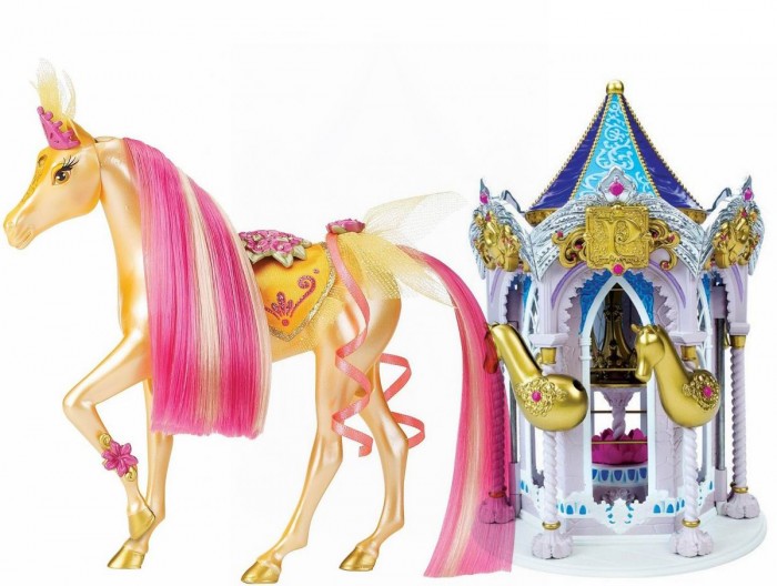 Pony Royal Набор Пони Рояль: карусель и королевская лошадь Солнечный лучНабор Пони Рояль: карусель и королевская лошадь Солнечный луч Pony Royal Набор Пони Рояль: карусель и королевская лошадь Солнечный лучНабор Пони Рояль: карусель и королевская лошадь Солнечный лучОчень яркая и стильная пони-принцесса Солнечный луч знает толк в моде. Ее цвет: ярко розовые акценты с золотистым прикосновением. Ее месяц ноябрь. Ее камень-талисман, украшающий лоб - топаз. У пони шикарная грива, которую можно менять, а также расчесывать. С волшебной каруселью Pony Royale ваша пони-принцесса готова к выходу в свет. Волшебная карусель - это такой шкаф для хранения модных аксессуаров и драгоценностей вашей пони. Карусель компактно складывается для удобства хранения. Волшебные Пони-принцессы «Pony Royale» уникальны тем, что они созданы с подчеркнутой женственностью и грациозностью, обычно присущими фешн-куклам. Сделанные из высококачественного пластика, они обладают подвижной головой, а их мягкие гривы и хвосты можно расчесывать. Играя с этими красивыми и изящными лошадками, девочки могут почувствовать себя принцессами, которые заботятся о своих волшебных пони. В наборе: пони-принцесса Солнечный луч, Карусель для нарядов, дополнительные грива и хвост, расческа для укладки гривы и хвоста, 1 юбка. Рост пони 16.5 см.<br>