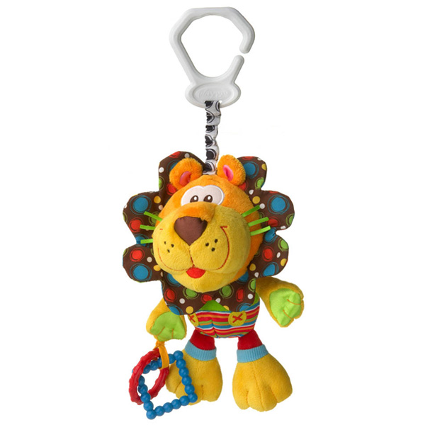 Подвесная игрушка Playgro Львенок 0181513Львенок 0181513 Подвесная игрушка Playgro Львенок 0181513Львенок 0181513Мягкая игрушка Львенок от фирмы Playgro, обязательно понравится вашему малышу. Игрушка имеет удобное колечко, чтобы можно было прикрепить ее к сидению, коляске или кроватке. Когда малыш тянет ее вниз, лев начинает вибрировать, возвращаясь в исходное положение. Благодаря специальному шарику внутри головы, игрушка рычит как настоящий лев. Грива из шуршащей ткани и яркие пластиковые колечки придутся по душе любому малышу. Игрушка уже с первых дней покажет, насколько она полезна, ведь она поможет развить все чувства: моторику, зрительную координацию, слух, а также причинно-следственные связи. Все это возможно благодаря различным фактурам на лапках.<br>