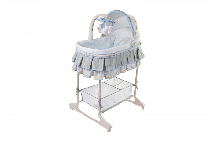 Колыбель Simplicity 3045 DRM3045 DRM Колыбель Simplicity 3045 DRM3045 DRMКолыбель с электронной системой укачивания, колыбельными мелодиями и подвесными игрушками. Съемная электронная карусель с подвесными игрушками и мерцающими огоньками Электронный блок с вибрационной системой и колыбельными мелодиями Мягкая подсветка для проверки малыша ночью Вибрация и колыбельные мелодии могут включаться от плача малыша Удобный матрасик с простынкой Подвесные мягкие игрушки для развлечения малыша Пять регулируемых уровней высоты Большая корзина для хранения вещей или игрушек С помощью легко убираемых колес трансформируется в качалку Легко снимающиеся для чистки части из ткани Может использоваться в прикроватном варианте Может трансформироваться в удобный пеленальный столик Размер колыбели: 80x43x24 см. Высота от пола до 1 уровня: 60 см , до 5 уровня: 80 см.<br>