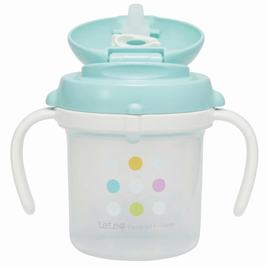 Поильник Combi Cup MugCup Mug Поильник Combi Cup MugCup MugПоильник помогает Вашему ребенку перейти от грудного или кормления из бутылочки к чашке. Ступенчатая система обучения питью от соски до чашки реализуется в 4 шага и основывается на развитие детской моторики. Поильники фирмы Combi разработаны с учетом многолетнего опыта изготовления товаров для детей. Характеристики: для детей от 8 месяцев изготовлен из экологически чистых и безопасных материалов не содержит бисфенол-А удобные ручки по обеим сторонам поильника, помогают вашему малышу держать его самостоятельно носик поильника имеет большое отверстие и напоминает настоящую чашку специальный механизм откидной крышки, позволяет закрыть носик поильника когда он не используется легко моется<br>
