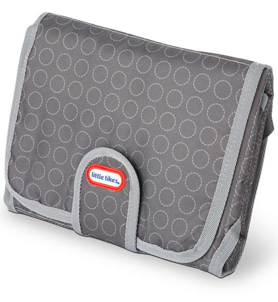 Пеленка Little Tikes Матрас для пеленания Baby Changing PadМатрас для пеленания Baby Changing Pad Пеленка Little Tikes Матрас для пеленания Baby Changing PadМатрас для пеленания Baby Changing PadLittle Tikes Матрас для пеленания Baby Changing Pad подходит для детей любого возраста. Особенности: Мягкая подкладка Большая площадь пеленания, подходит для детей любого возраста Сетчатый карман на молнии для хранения запасных подгузников Вместительный отдел для детских салфеток и других мелочей Пеленальная зона изготовлена из водонепроницаемого материала Удобен при транспортировке Можно закрепить на коляске с помощью ремешка на руку Легко мыть<br>