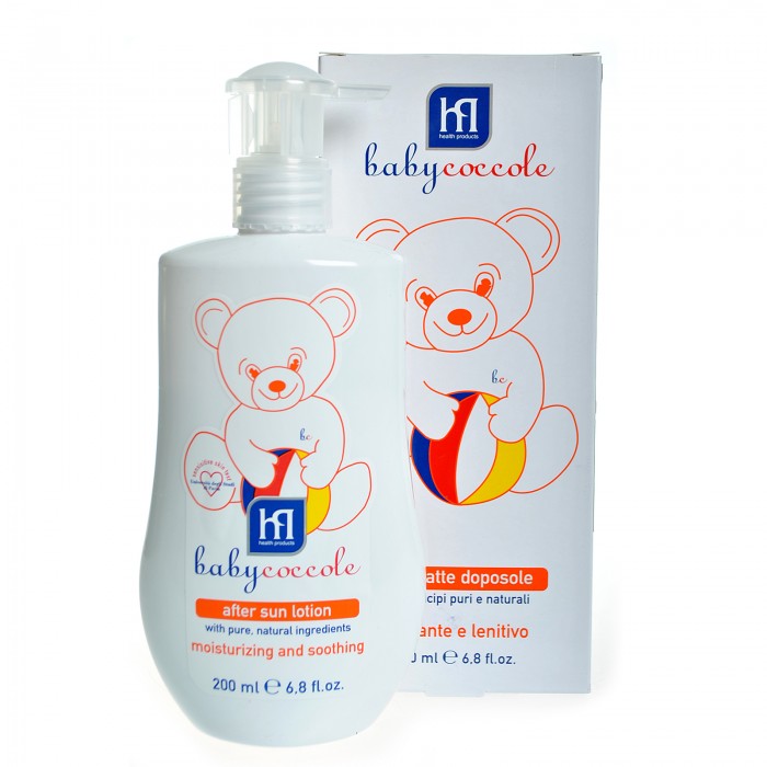 Babycoccole Молочко после загара 200 млМолочко после загара 200 мл Babycoccole Молочко после загара 200 млМолочко после загара 200 млОписание и основные ингредиенты мягкое и легкое молочко нежно заботится о детской коже увлажняет и смягчает, благодаря чистым натуральным компонентам, таким как бисаболол ромашки и протеины миндаля имеет увлажняющий и успокаивающий эффект гипоаллергенно, обладает физиологическим уровнем pH Применение после воздействия солнечных лучей рекомендуется принять прохладную ванну, после чего нанести молочко на осушенную кожу Результат ухоженная кожа ребенка, увлажненная и смягченная Тестировано тест на чувствительной коже – университет г. Павиа Солнцезащитные средства Babycoccole разработаны специально для детской кожи, впервые подвергающейся воздействию солнечных лучей защищают от воздействия вредных UVA и UVB лучей, благодаря сбалансированной формуле из физических химических и натуральных фильтров гарантия высокой защиты, благодаря чистым и натуральным компонентам без парфюмерных добавок, не содержит алкоголя, без красителей, водостойкий разработаны на основе Европейской Директивы UNIPRО от 29.09.2008 Babyсoccole включает все линии косметики, необходимые для ухода за кожей новорожденных: «Купание», «Смена подгузников», «Уход за кожей», «Защита от солнца», «Atosesitive» (для кожи, склонной к атопическому дерматиту), «Антимоскитные средства», зубные пасты. Косметика соответствует Европейской директиве 2003/15/СЕЕ, которая регулирует вопрос о недопустимости в содержании аллергических веществ. Для косметических средств характерен легкий мягкий запах мускуса с цитрусовой ноткой, который так подходит и нравится детям. Babycoccole – это чистые и натуральные решения, созданные самой природой, потому что они основаны на использовании лучших и наиболее эффективных свойств компонентов растений. Создана в результате глубоких исследований для ухода за нежной кожей новорожденных и маленьких детей. Разработана и произведена в лаборатории Betafarma, Италия. Клинически тестирована на чувствительной коже в одном из наиболее авторитетных университетов Европы в области фармакологии в в г.Павиа. специально разработана для детей с самого рождения оказывают смягчающее, увлажняющее и защитное действие на кожу ребенка гармонично сочетается с физиологией кожного покрова ребенка, благодаря использованию натуральных компонентов, экологически чистого сырья и тщательно сбалансированному составу максимально снижен риск развития аллергических реакций благодаря оптимально сбалансированному составу, а также использованию испытанных традиционных компонентов растительного происхождения отсутствуют потенциально агрессивные ПАВ, таких как лаурилсульфаты (SLES-SLS) используется только экологически чистое сырьё, прошедшее строгий лабораторный контроль отсутствие консервантов в синергической (взаимодополняющей) смеси активных ингредиентов гарантирует высокую микробиологическую безопасность продукции отсутствуют компоненты животного происхождения, способные вызвать развитие аллергии добавлены тщательно подобранные компоненты растительного происхождения (ромашка, бетаглюкан овса, витамин F из льна), способствующие устранению покраснения кожи и оказывающие успокаивающее и смягчающее действие нежная при прикосновении к чувствительной детской коже не содержит спирта физиологический уровень рН флаконы эргономичной формы с защитными колпачками, которые упрощают использование косметики Babycoccole, флаконы имеют округлую форму, без острых краев, легко удерживаются в руках упаковка из натурального картона с рельефным изображением мишки<br>
