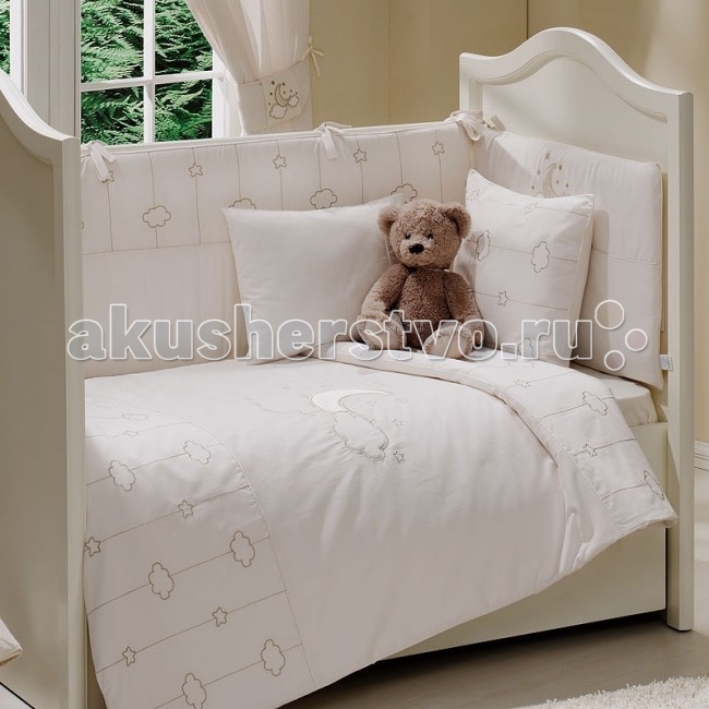 Комплект в кроватку Funnababy Luna Elegant 140х70 (5 предметов)Luna Elegant 140х70 (5 предметов) Комплект в кроватку Funnababy Luna Elegant 140х70 (5 предметов)Luna Elegant 140х70 (5 предметов)Комплект для кроватки Funnababy Luna Elegant - высококачественное белье, которое изготавливается из 100% хлопка с наполнителем: силикон. На мягкой ткани цвета слоновой кости золотистыми нитями вышиты рисунки полумесяца, облаков и звёздочек, завершает внешний облик тематический орнамент. Коллекция Funnababy Luna Elegant словно воплощает в себе романтику и умиротворённость ночного неба, а тёплые тона добавят ощущение комфорта. В комплекте: Пододеяльник - 100х130 см. Одеяло - 100х130 см. Бампер из 4 частей на 140х70 см. Простынка на резинке 140х70 см. Наволочка - 40х60 см. Особенности: комплект постельного белья в детскую кроватку из натурального хлопка постельное белье подойдёт для детской кроватки размером 125х65 см в дизайне используется авторская вышивка и декоративное шитьё спокойные и приятные цвета ткани с забавными рисунками не будут раздражать и утомлять глазки вашего ребёнка нежные и мягкие материалы не будут раздражать нежную кожу ребёнка и не доставят ему неудобства постельный комплект изготовлен из натуральных и гипоаллергенных тканей, которые создают комфортные условия для спокойного сна Вашего ребёнка для наполнения защитного бампера, одеяла и подушки используется только экологически чистый наполнитель данный комплект имеет 4-х сторонний защитный бампер, который защищает Вашего малыша по всему периметру кроватки простынь с резинкой, которая помогает надежно закрепить ее на матрасе белье легко стирается в режиме деликатной стирки при температуре 30ºС комплект постельного белья сертифицирован и абсолютно безопасен для новорождённого малыша<br>