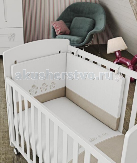 Постельное белье Micuna Dou-Dou 120х60 (3 предмета)Dou-Dou 120х60 (3 предмета) Постельное белье Micuna Dou-Dou 120х60 (3 предмета)Dou-Dou 120х60 (3 предмета)Micuna DouDou: очарование классики Новая мебель Micuna DouDou – сочетание классических форм и мягкости текстиля. Коллекция представлена в белом и бежевом цвете, строгие линии и привычная функциональность удачно сочетаются с трогательным декором. Светлая и нарядная – такой будет Ваша детская с мебелью Micuna DouDou. Мягкие игрушки и красивые декоративные банты, которые входят в комплект, можно повязать на кроватку, тумбу, комод или шкаф – это мгновенно преобразит детскую комнату, создав в ней атмосферу особой нежности и заботы. Коллекция текстиля для детской комнаты от испанской компании Micuna создана из натурального хлопка самой тонкой выделки. Нежная, гипоаллергенная ткань благоприятна для кожи малышей. Она легко стирается и быстро сохнет. Наполнитель мягких бортиков – холлофайбер – состоит из пустотелых полиэстеровых волокон, скрученных в форме пружин. Обеспечивает лучшую, чем синтепон, теплоизоляцию и меньше слёживается. Текстиль Micuna – гарантия настоящего качества. Основные характеристики: 100% хлопок наполнитель – холлофайбер вышивка, аппликация В комплекте: наволочка с двумя входными отверстиями 58х30 см простыня на резинке 120х60 см простыня-покрывало 170х110 см<br>