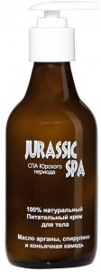 Jurassic Spa Крем для тела питательный 200 млКрем для тела питательный 200 мл Jurassic Spa Крем для тела питательный 200 млКрем для тела питательный 200 млКрем для тела Jurassic Spa питательный эффективно восстанавливает сухую раздраженную кожу тела. Подходит также для использования после загара. Увлажняет не за счет создания пленки, а за счет восстановления базального слоя кожи и ее природной защиты. 100%-натуральный состав. Комплекс ценных растительных масел арганы, конопли, рисовых отрубей, кокоса и ши обеспечивают питание кожи. Экстракт солодки и пантенол снимают раздражение, а спирулина и экстракт гарцинии укрепляют кожу. Экстракт алоэ способствует глубокому увлажнению кожи. Реликтовая соль и таурин восстанавливают, а коньячная камедь и натуральные пребиотики поддерживают полезную микрофлору кожи. Состав: вода очищенная, масло ши, масло кокоса, масло конопляное, масло рисовых отрубей, оливем (натуральный эмульгатор), масло аргановое, пантенол, лактитол, изомальт, таурин, сорбитол, экстракт гарцинии, экстракт алоэ, экстракт солодки, реликтовая соль, коньячная камедь, эфирные масла, молочная кислота, спирулина, шаромикс (натуральный консервант из брусники и рябины) Объем: 200мл<br>