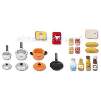 Lundby Смоланд Посуда для кухни и едаСмоланд Посуда для кухни и еда Lundby Смоланд Посуда для кухни и едаСмоланд Посуда для кухни и едаLundby Аксессуары для домика Смоланд Посуда для кухни и еда. Шведская компания Lundby – одна из старейших в мире по производству кукольных домиков. Ее история началась в далеком 1945 году, когда супруги Томсен открыли семейное предприятие в родном городе Lundby Лундбю. Со временем производство значительно расширилось, а игрушки компании Lundby завоевали сердца покупателей во всем мире. Кукольные домики Lundby – это уменьшенные копии современных домов в масштабе 1:18. Серия Смолэнд – это основа, которую можно заполнить мебелью и деталями интерьера на свой собственный вкус: приобрести новый комплект мебели, поменять обои, повесить шторы. Также есть возможность расширить игровое пространство, достроив дополнительный этаж. Отдельно можно приобрести уличную зону в зимнем и летнем варианте. Серия Стокгольм – это домик с элементами внешнего дизайна: верхней площадкой для барбекю, внутренним двориком и шикарным выдвижным бассейном. Разумеется, этот домик тоже можно обставить и украсить на свой вкус. Уникальная особенность домиков Lundby – возможность подключения настоящего освещения в комнатах! Эта опция приводит в восторг даже родителей, что уж говорить о детях. При этом оборудование полностью безопасно, что очень важно, когда речь идет о детских игрушках. Освещение подключается очень легко: внутри домика имеется вся необходимая проводка – нужно просто установить светильники и подключить к питанию можно подключить до 36 единиц различного света. Элементы освещения и блок питания продаются отдельно в наборах. Мебель и детали интерьера выполнены с большим вниманием к деталям, выглядят очень достоверно и гармонируют между собой. Чтобы поменять обои в домике, нужно скачать их с сайта компании в pdf-формате, распечатать на цветном принтере, вырезать и наклеить. Изделия Lundby изготавливаются из качественных и абсолютно безвредных материалов. Домики выполнены из прочной пластмассы, которая не содержит экологически вредных пластификаторов или других потенциально опасных веществ. В производстве также используются дерево, текстиль и даже стекло и полистоун. Все наборы упакованы в красивые коробки, поэтому игрушки от Lundby – не только ценный, но еще и очень эффектный подарок, который очень приятно вручать и получать. Большой набор еды и посуды для кукольного домика Смоланд Lundby. Здесь есть практически все, что может пригодиться хозяйке на кухне: два сотейника стального цвета с крышками, оранжевая кастрюля, сковорода, разделочная доска, книги рецептов. Продуктовый набор включает пакет молока, сок, кетчуп, горчицу, два батона хлеба и специи. Аксессуары упакованы в красивую подарочную коробку с прозрачным окошком.<br>