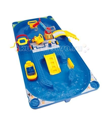 BIG Водный трек FunlandВодный трек Funland BIG Водный трек FunlandВодный трек FunlandВодный трек Funland Big Waterplay Главным преимуществом набора Funland является возможность его переноски. Особенности: Набор быстро и удобно собирается в чемоданчик. Собрать такой набор на новом месте не составит труда. В центре трека большая площадка для активной игры. На площадке устанавливается погрузочный кран. С помощью крана можно загружать грузовик и корабль. К площадке подсоединена специальная лестница, что бы человечек мог высадиться со своей лодки. К площадке подсоединен подъемный мост, по которому можно выехать с острова. Для игры можно использовать другие конструкторы формата Duplo bricks. Благодаря специальной системе крепления набор не требует клея и легко собирается. Набор развивает творческое мышление, фантазию и вовлекает ребенка в интерактив. В наборе: 1 человечек, 1 лодка, 1 грузовик, 1 кран. Размер игрушки: 115x50x18 см<br>