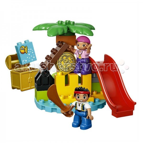 Конструктор Lego Duplo Джейк Остров сокровищDuplo Джейк Остров сокровищ Конструктор Lego Duplo Джейк Остров сокровищDuplo Джейк Остров сокровищКонструктор Lego Duplo Джейк Остров сокровищ - потайной уголок, спрятанный от чужих глаз. Здесь, под высокой пальмой начинающие пираты прячут сундук с самыми ценными вещами, среди которых можно встретить золотые монеты и мешочек с пыльцой фей. Чтобы защитить клад от коварного Капитана Крюка друзья решили построить из песка дозорную башню с откидной деревянной лестницей. Поочередно они дежурят на посту и высматривают непрошеных гостей. При малейшей опасности пираты прячут свой сундук под песчаной башней, а сами весело скатываются к морю по извилистой горке. В наборе: 2 фигурки Джейк и Иззи, откидной мост, горка, сундук, пиратские дублоны, меч и кирпичик с изображением волшебной пыльцы, которую подарила Динь-Динь. Игра с конструктором развивает мелкую моторику ребенка, фантазию и воображение, учит его усидчивости и внимательности.<br>