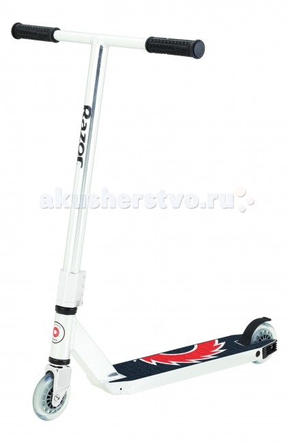 Самокат Razor Ultra Pro 2015Ultra Pro 2015 Самокат Razor Ultra Pro 2015Ultra Pro 2015Легендарный самокат Razor Ultra Pro возвращается в новом обличии! Первый самокат для трюков, который, спустя годы тестов, выходит в открытую продажу. Над дизайном и технической составляющей работали все профессиональные райдеры команды Razor, включая про-райдера John Radtke, который и придумал основной дизайн всего трюкового самоката! Лучший из лучший - Ultra Pro самокат версии 2015 года! Новейшая система сжатия, разработанная райдером команды Razor Michael Pytel, руля и вилки (PCS), прочная большая дека из авиационного алюминия, простой, но очень прочный широкий руль - и всё это весом всего в 3.2 кг. Не просто самокат, а мечта! Особенности: От 7 лет Подходит подросткам ростом от 100 до 190 см. Максимальная нагрузка 100 кг. Вес самоката 3.2 кг. Сделан полностью из авиационного анодированного алюминия Фиксированный T-руль шириной 53 см. и высотой 55 см. Широкая дека (платформа для ног) шириной 11 см., длиной 50,5 см. Полезная длина деки (место для ног) 36 см. Безрезьбовая вилка Угол рулевой 83 градуса 14-ти спицевые полиуретановые колёса 100 мм. Подшипники RZR 30 (ABEC7) Тройной хомут с компрессионной системой сжатия Pytel Compression System (PCS) Мягкие резиновые грипсы (ручки на руле) Задний комфортный пружинный тормоз-крыло Фиксированная высота руля от земли 80 см.; от деки 72 см. Требуется частичная сборка самоката<br>