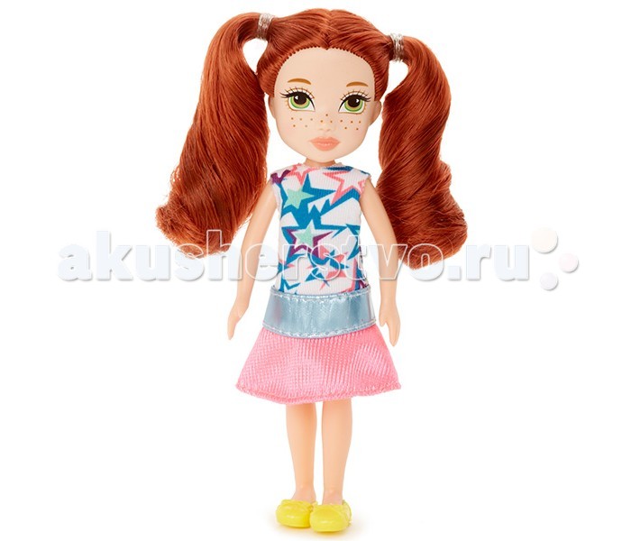 Moxie Кукла Mini ТаллиКукла Mini Талли Moxie Кукла Mini ТаллиКукла Mini ТаллиMoxie Кукла Mini Талли предназначена специально для интересных игровых сюжетов. Выполнена она из высококачественного пластика, обладает роскошными и густыми рыжими волосами, яркими зелеными глазами и россыпью веснушек на светлом лице. Волосы ее собраны в два хвоста, но их можно распустить и расчесывать или делать иные прически. Одета Талли в яркий топик с узором из цветных звездочек и светло-розовую короткую юбочку. На ногах ее желтые туфельки. Личико куклы очень миловидное. Острый подбородок, миндалевидные глаза очень характерны для кукол Moxie. Руки и ноги Талли подвижны в плечах и бедрах.<br>