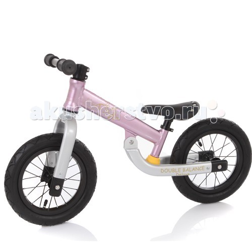 Беговел Jetem Double Balance Deluxe KMA-07Double Balance Deluxe KMA-07 Беговел Jetem Double Balance Deluxe KMA-07Double Balance Deluxe KMA-07Jetem Double Balance Deluxe - беговел, предназначенный для детей от 2 до 6 лет. Удобное седло и широкие накачиваемые колеса сделают прогулки комфортными и незабываемыми. Высоту руля и седла можно регулировать. Беговелы – это детские двухколесные велосипеды, у которых нет педалей. Они совмещают в себе черты велосипеда и самоката и помогают держать равновесие. Особенности: 12 дюймовые надувные колеса из резины эргономичное сидение с мягкой накладкой сиденье регулируется по высоте алюминиевая рама вес 3.89 кг нет тормоза нет подножки предназначен для детей от 2 лет до 6 лет (до 50 кг)<br>