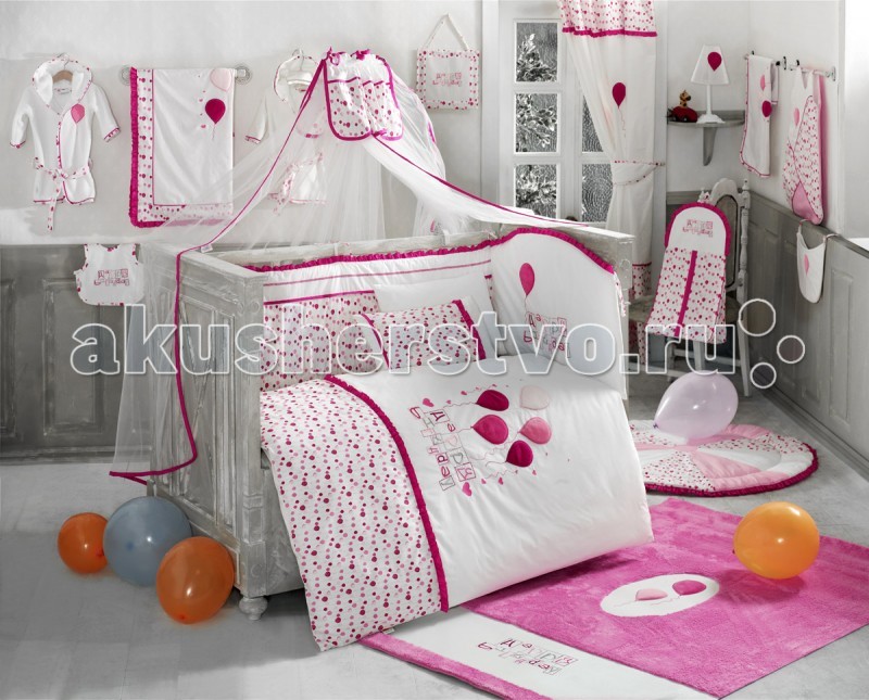 Комплект для кроватки Kidboo Happy Birthday (6 предметов)Happy Birthday (6 предметов) Комплект для кроватки Kidboo Happy Birthday (6 предметов)Happy Birthday (6 предметов)Комплект в кроватку Kidboo Happy Birthday выполнен из 100 % хлопка и обладает антиаллергенными и антибактериальными свойствами. Комплект в кроватку Kidboo сертифицирован Oeko-Tex Standard 100 (международная система тестирования и сертификации изделий из текстильных материалов). Наполнитель 100% Hollofil allerban (антибактериальный, антиклещевой и противогрибковый наполнитель, который заботится о состоянии здоровья малыша). В комплект входит: • пододеяльник (100 х 140 см) • одеяло (100 х 140 см) • наволочка (40 х 60 см) • подушка (40 х 60 см) • простынь на резинке (60x120+16 см)(16 см - для высоты матраца) • бампер - 4 части (360 x 45 см)<br>