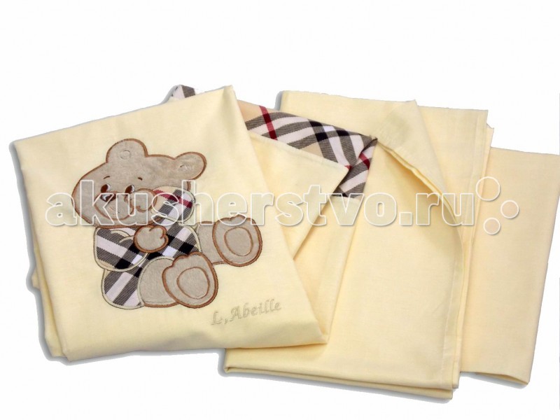 Постельное белье Labeille Burberry (3 предмета)Burberry (3 предмета) Постельное белье Labeille Burberry (3 предмета)Burberry (3 предмета)Самый эффектный комплект коллекции. Невероятное дизайнерское решение нашло отражении в комплекте постельного белья Burberry. Сочетание клетки и вышивки 3Д на светлом фоне делают этот комплект потрясающе красивым. Выполненный из натуральной ткани, украшенный бантиками и вышивкой, он будет удобен и комфортен в использовании. Вручите своему ребенку красоту. Качественная натуральная ткань, используемая при отшиве комплекта, от стирок не потеряет своего внешнего вида и долго будет радовать Вас и Вашего малыша красивым оригинальным дизайном. Комплект состоит из 3 предметов: наволочка 0.4 х 0.6 м простыня 0.98 х 1.45 м пододеяльник 1.08 х 1.45 м Материал: бязь<br>