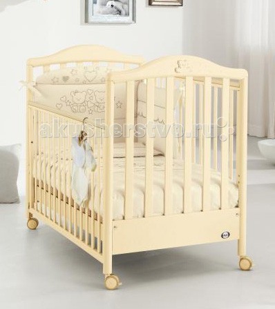 Детская кроватка Pali Little Star PrestigeLittle Star Prestige Детская кроватка Pali Little Star PrestigeLittle Star PrestigeПрактичность в сочетании с отличным дизайном и безупречным итальянским качеством - вот что такое детская кроватка Pali PRESTIGE LITTLE STAR! Детская кроватка украшена стразами Сваровски. Выпускается в двух вариантах: Белый + аппликация в виде мишек. Слоновая кость + золото с аппликациями в виде мишек. Особенности: Кровать сделана из выдержанного бука. Все лаки, краски и клей - натуральные и нетоксичные. Бортики кровати опускаются на 20-25 см, один из них снимается полностью, так что кровать может использоваться как диванчик. Колеса снабжены блокирующим тормозом. Ложе состоит из деревянных реек. Имеет два уровня ложа. В кровати имеется ящик для постельного белья. Предназначена для детей от 0 до 5 лет. Габариты: ширина 72 x длина 132 x высота 103 (наруж.). Внимание! Накладки ПВХ!<br>