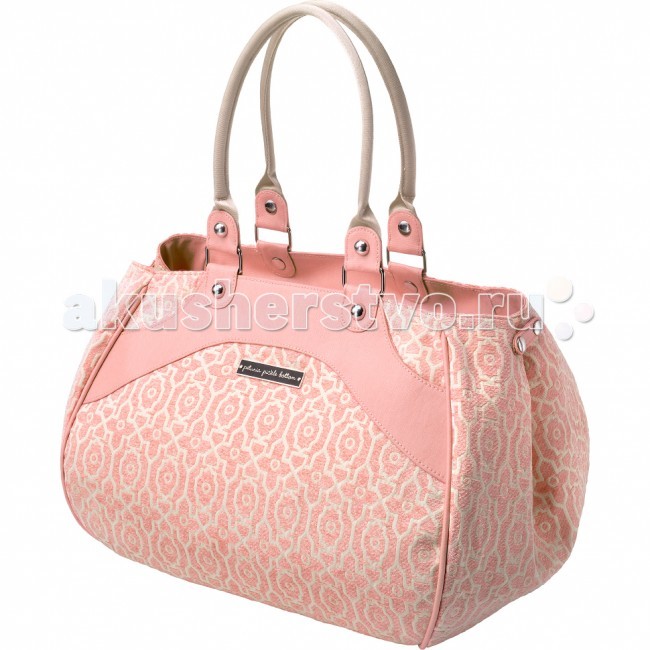 Petunia Pickle Bottom Сумка для мамы Wistful WeekenderСумка для мамы Wistful Weekender Petunia Pickle Bottom Сумка для мамы Wistful WeekenderСумка для мамы Wistful WeekenderСумка для мамы Petunia Wistful Weekender от Petunia Pickle Bottom Особенности: одно внутреннее отделение с несколькими карманами на резинках; 2 внешних кармана, 7 внутренних карманов; специальная застежка сбоку при сохранении объемной округлой формы для лучшей вместительности 2 в 1: сумка на плечо и сумка для коляски (крепления продаются отдельно); внутренняя отделка из водонепроницаемого нейлона; аксессуары из полированного никеля; внутренний держатель для ключей; складной пеленальный матрасик; пластиковый контейнер для влажных салфеток; отстегивающийся ремень из хлопковой ткани для ношения на плече. 100% органический хлопок со специальной пропиткой, отталкивающим воду и загрязнения. Легкий уход - просто протереть влажной тканью!<br>