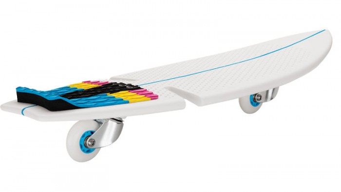 Razor Роллерсёрф RipSurfРоллерсёрф RipSurf Razor Роллерсёрф RipSurfРоллерсёрф RipSurfЗапатентованный дизайн рипсёрфа позволяет райдерам кататься по жёсткому покрытию скейт-парка или дорожке в городском парке, как во волнам, прям как настоящий сёрфер! Стиль рипстика RipSurf остался неизменен - те же два колеса, которые расположены под острым углом к земле; да и жёсткая платформа для ног, дека, выполненная из высококачественного полипропилена, он очень крепкий, и хорошо гнётся. В качестве усиления сделаны специальные рёбра жёсткости. Сёрфи там, где ты живёшь! Особенности: От 7 лет Подходит под рост от 100 до 200 см. Вес рипсёрфа 2.38 кг. Максимальная нагрузка 100 кг. Запатентованные технологии RipStik (технология кручения полипропиленовой основы) Легкий цельный армированный полимер промышленного класса Текстурированная поверхность под заднюю ногу, для лучшей устойчивости Наклонные уретановые колёса, вращающиеся на 360 градусов Сборка не требуется Поставляется в красивой подарочной упаковке<br>