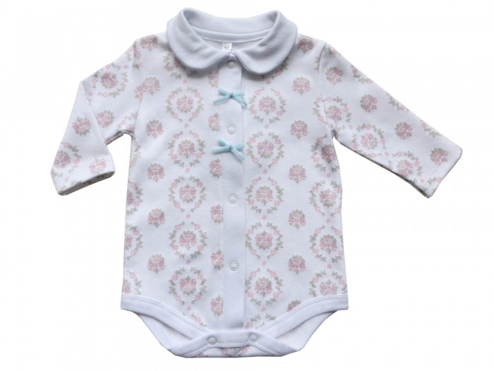 Soni Kids Боди застежка спереди РомантикаБоди застежка спереди Романтика Soni Kids Боди застежка спереди РомантикаБоди застежка спереди РомантикаБоди для девочки с отложным воротничком обязательно порадует малышку. Перед изделия декорирован бантиком. Изделие выполнено из качественного материала, который не вызывает аллергии. Данная модель имеет длинный рукавчик, застежку спереди, что очень удобно в процессе переодевания. Качественный пошив и удобный фасон гарантируют ребёнку комфорт в течении всего дня. Состав: 100% хлопок (интерлок) Рекомендации по уходу: стирка при 30 градусах<br>